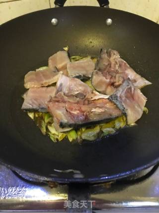 一鱼两吃之鱼头炖豆腐的做法步骤：5