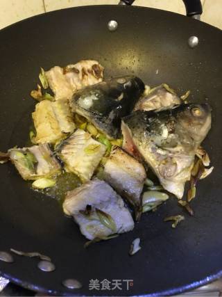 一鱼两吃之鱼头炖豆腐的做法步骤：6