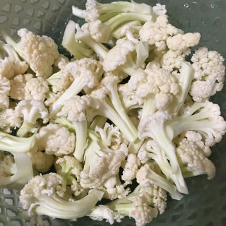 剁椒花菜的做法步骤：1