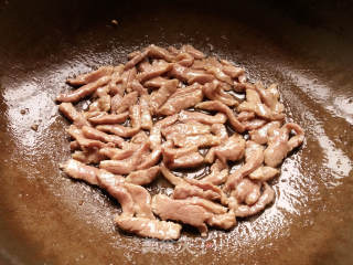 酸菜炒肉的做法步骤：4