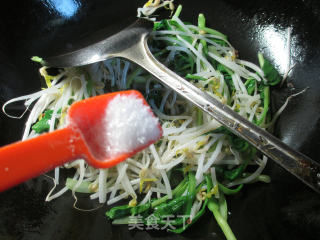鸡毛菜炒绿豆芽的做法步骤：5