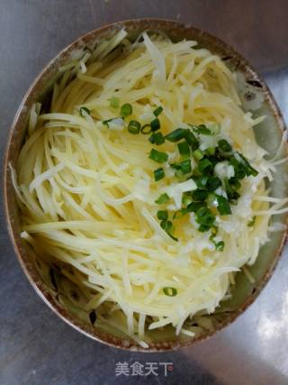 芝麻酱凉拌土豆丝的做法步骤：3