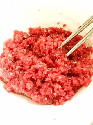 香菇酿牛肉的做法步骤：1