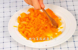 鸡蛋虾肉南瓜杯的做法步骤：2