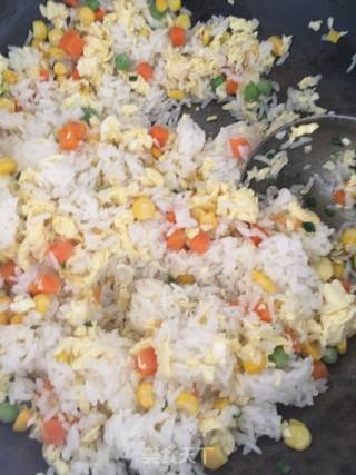 蛋炒饭的做法步骤：7