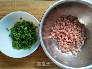 香葱火腿小花卷的做法步骤：1
