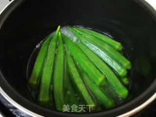 柠檬秋葵的做法步骤：1