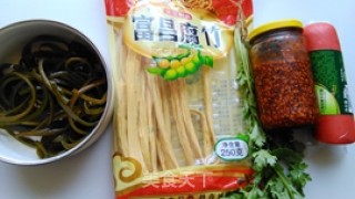 海带拌腐竹的做法步骤：1