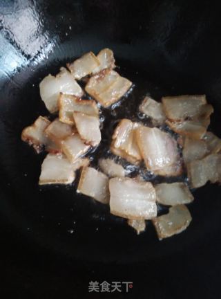 腊肉炒苦瓜的做法步骤：2