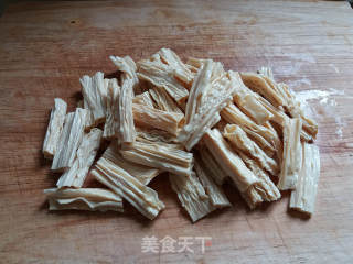 腐竹牛腩煲的做法步骤：1