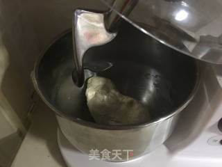 蛋黄肉松贝果的做法步骤：1