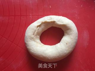 蛋黄肉松贝果的做法步骤：9