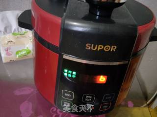 丝瓜瘦肉粥的做法步骤：1