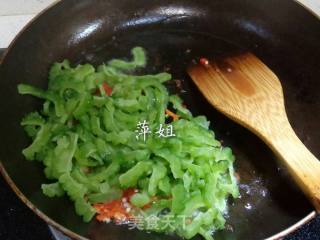 苦瓜炒牛肉的做法步骤：9