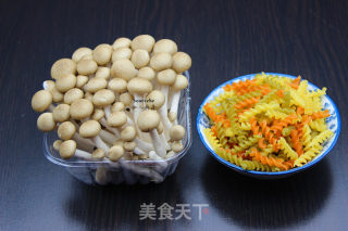 真姬菇拌通心粉的做法步骤：1