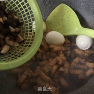 香菇卤肉饭的做法步骤：5
