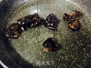 芦笋炒夏果的做法步骤：3