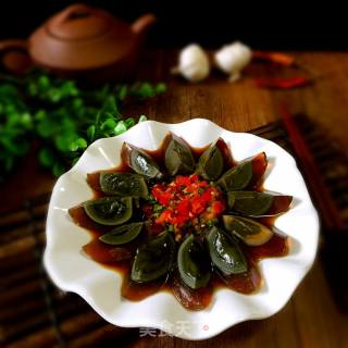 剁椒皮蛋的做法步骤：9