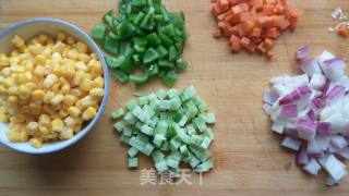 五彩鸡丁的做法步骤：1