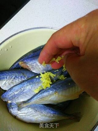 番茄汁沙丁鱼的做法步骤：1