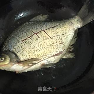 糖醋鳊鱼的做法步骤：4