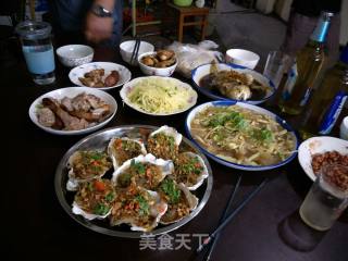 蒸蒜蓉粉丝生蚝的做法步骤：1