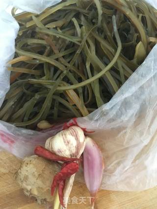 清炒海带丝的做法步骤：1