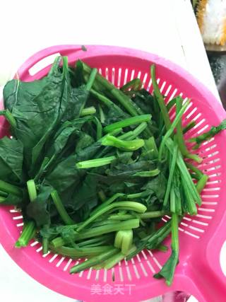 别样上汤菠菜的做法步骤：1