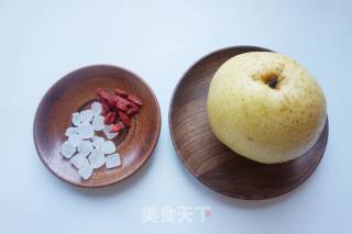 冰糖雪梨的做法步骤：1