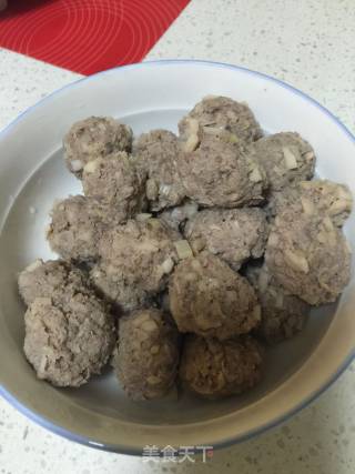 马蹄牛肉丸子汤的做法步骤：3