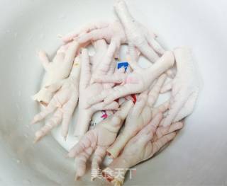 柠檬凤爪的做法步骤：1