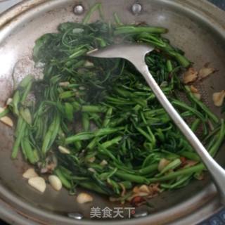 素炒空心菜的做法步骤：4