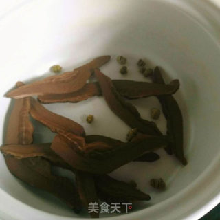 铁皮石斛灵芝煮水的做法步骤：2