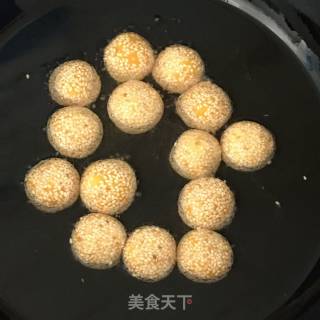 南瓜芝麻球的做法步骤：9