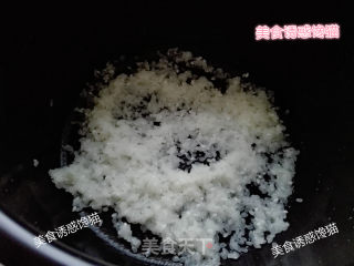 红枣桂圆鸡肉粥的做法步骤：2