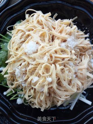 炝拌干豆腐的做法步骤：7