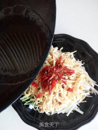 炝拌干豆腐的做法步骤：11