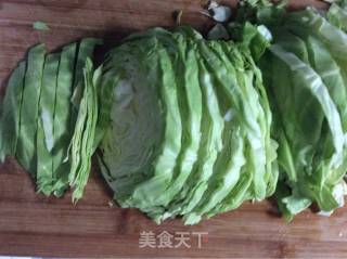 炝圆白菜的做法步骤：2