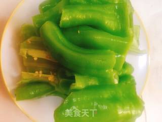 虎皮尖椒的做法步骤：1