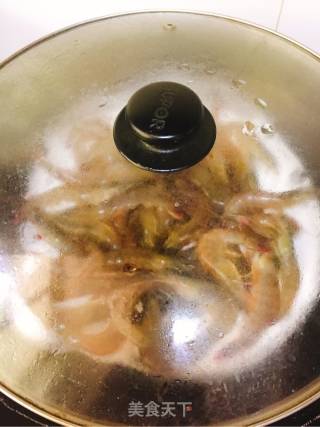 盐焗对虾的做法步骤：4