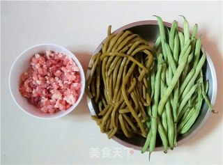 炒苍蝇头的做法步骤：1
