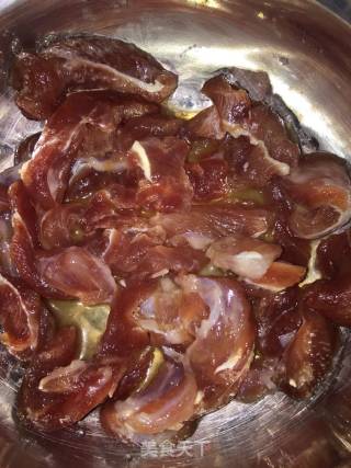 皮蛋瘦肉粥的做法步骤：1