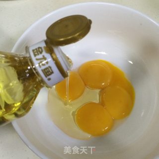 8寸戚风蛋糕的做法步骤：2