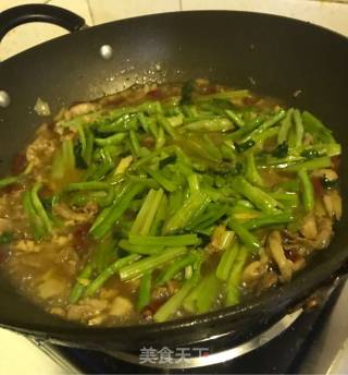 超详细版羊肉豆角焖面的做法步骤：14