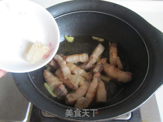 莲子红烧肉的做法步骤：4