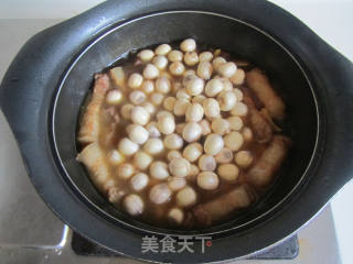 莲子红烧肉的做法步骤：7
