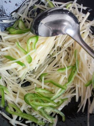 家常土豆丝的做法步骤：5
