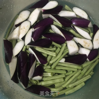 豆角炒茄子的做法步骤：4