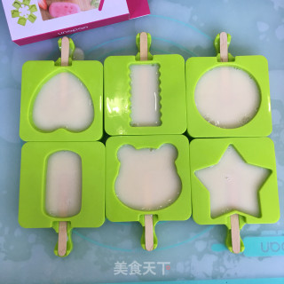 养乐多水果冰棒的做法步骤：4