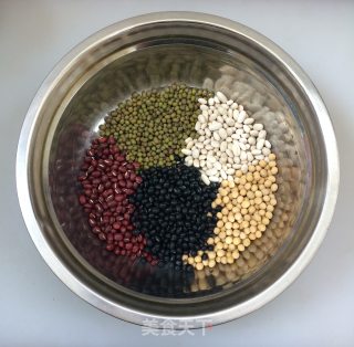 五豆养颜羹的做法步骤：2